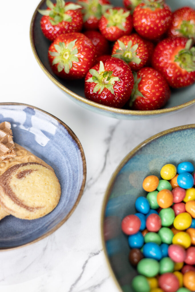 Vrouw die leert luisteren naar altijd honger hebben — intuïtief eten diëtist Woerden